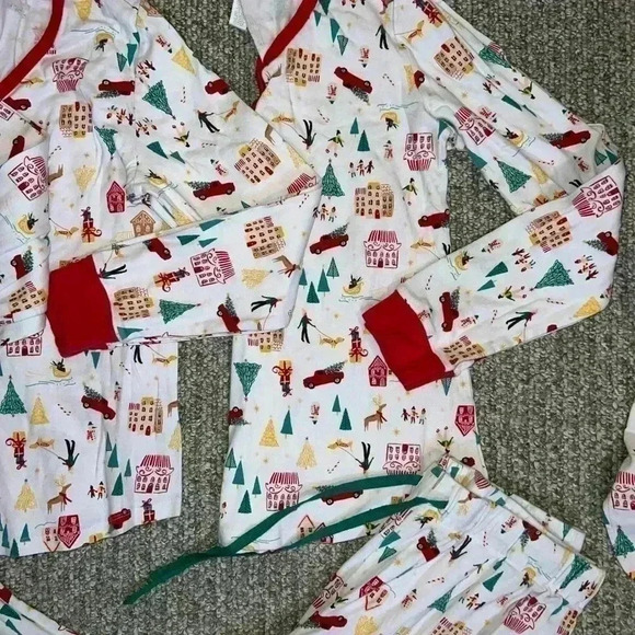 CHRISTMAS MATCHING FAMILY PJS - Picture 3 of 9